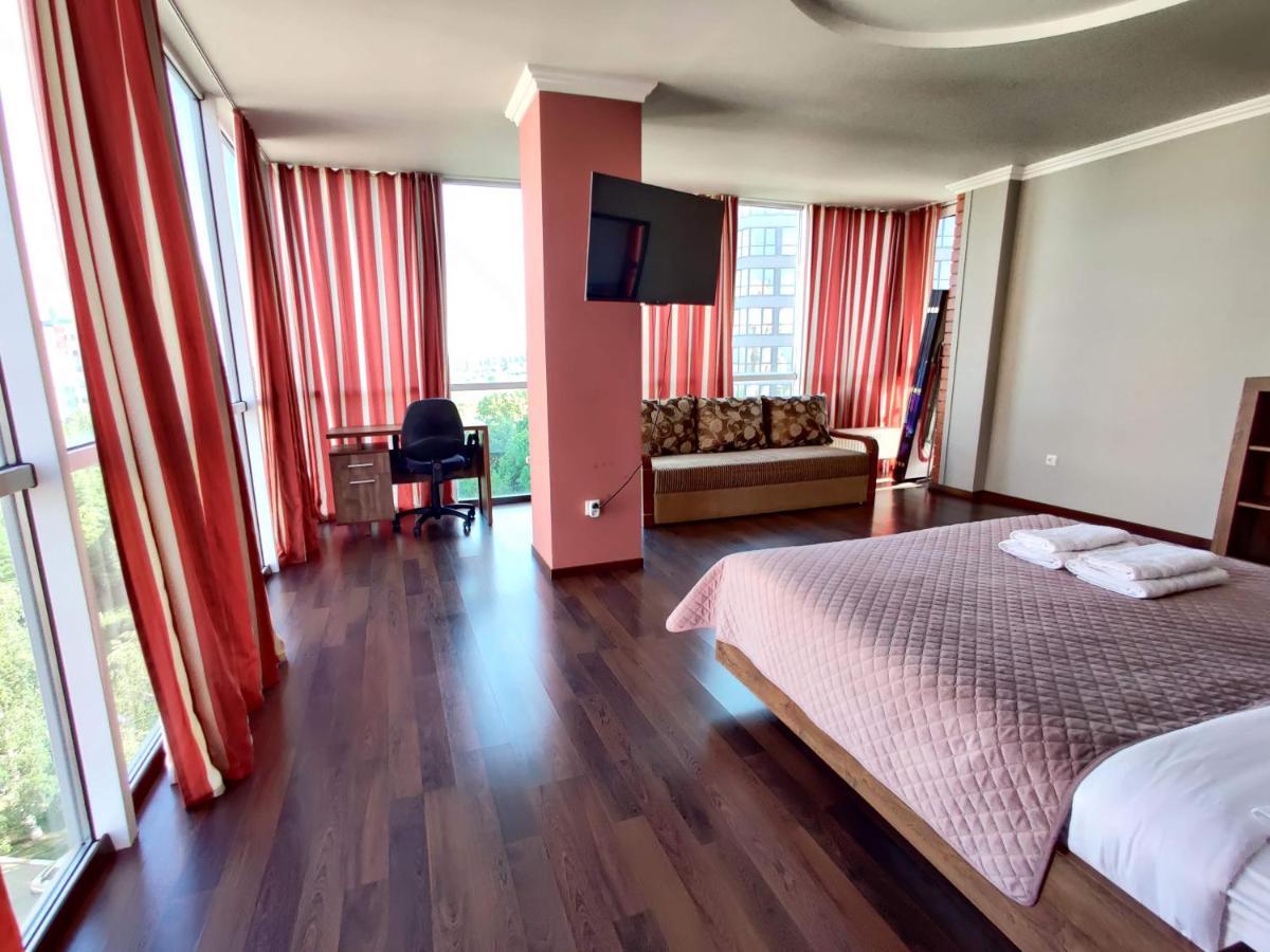 Micromegas Apartments Chernivtsi Exterior foto